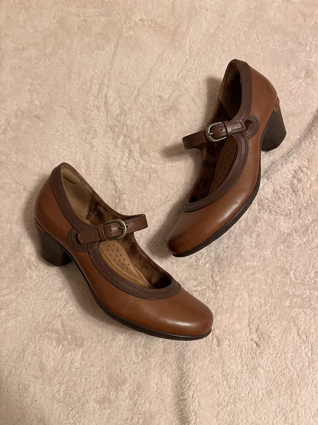 Violaine Dual-Tone Leather Mary Jane Heels