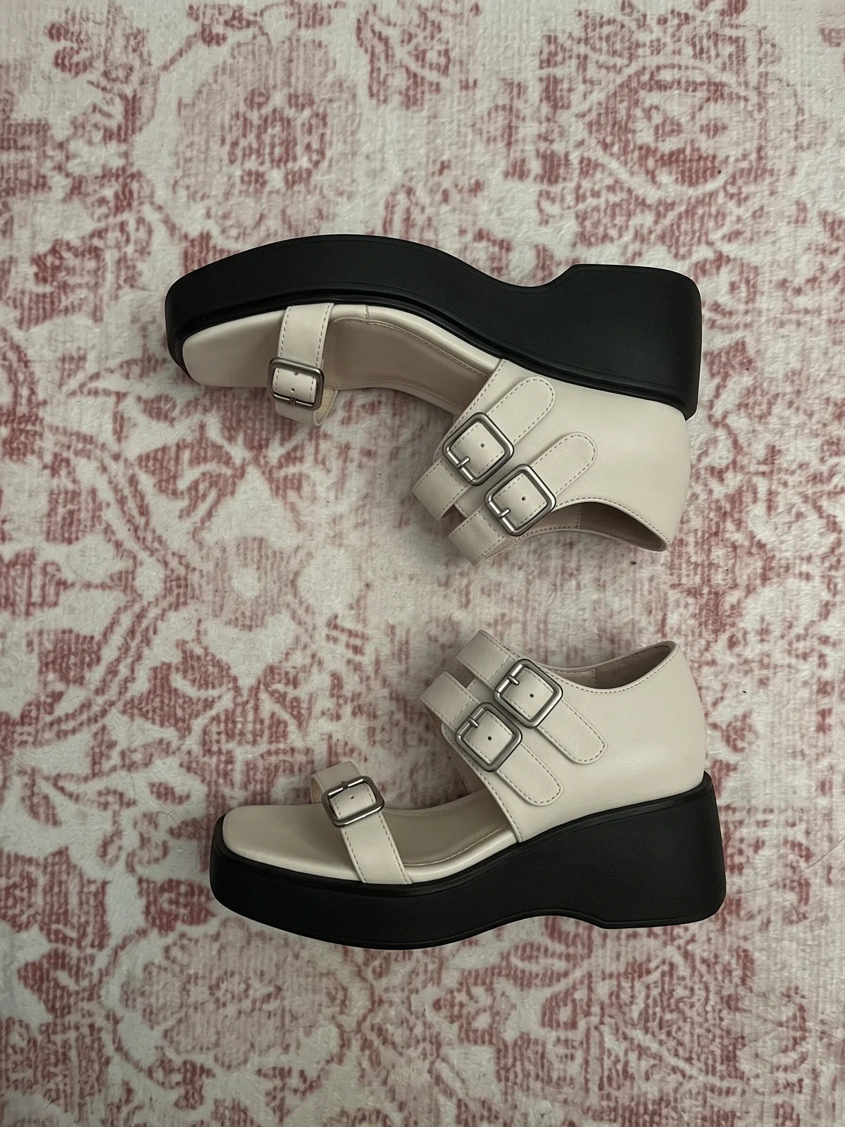 Crème Noir Platform Sandal